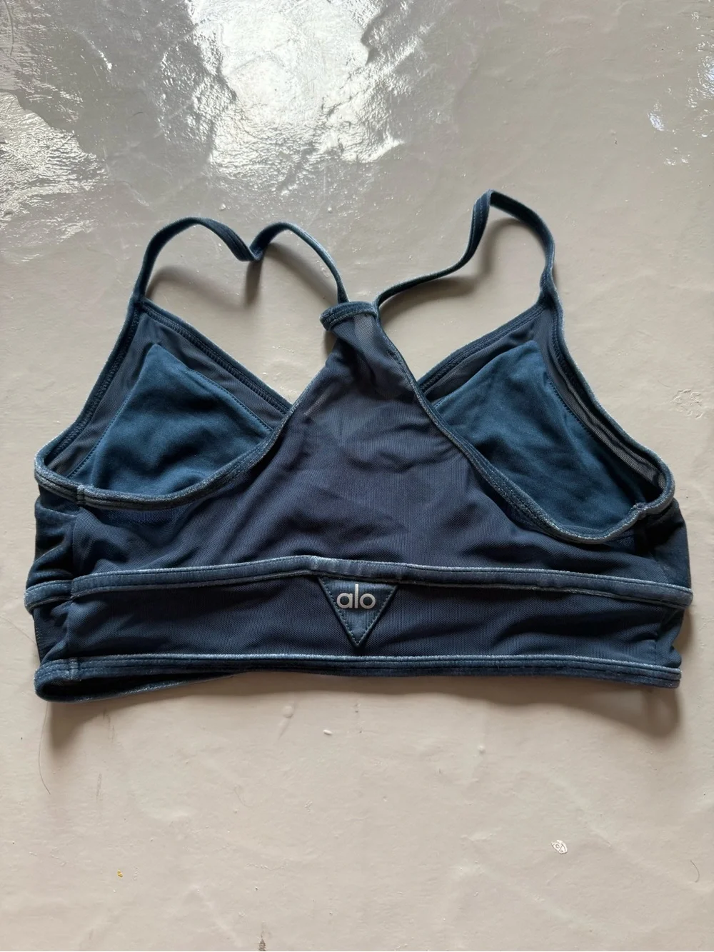 ALO Yoga Luxe Bra in Eclipe Blue